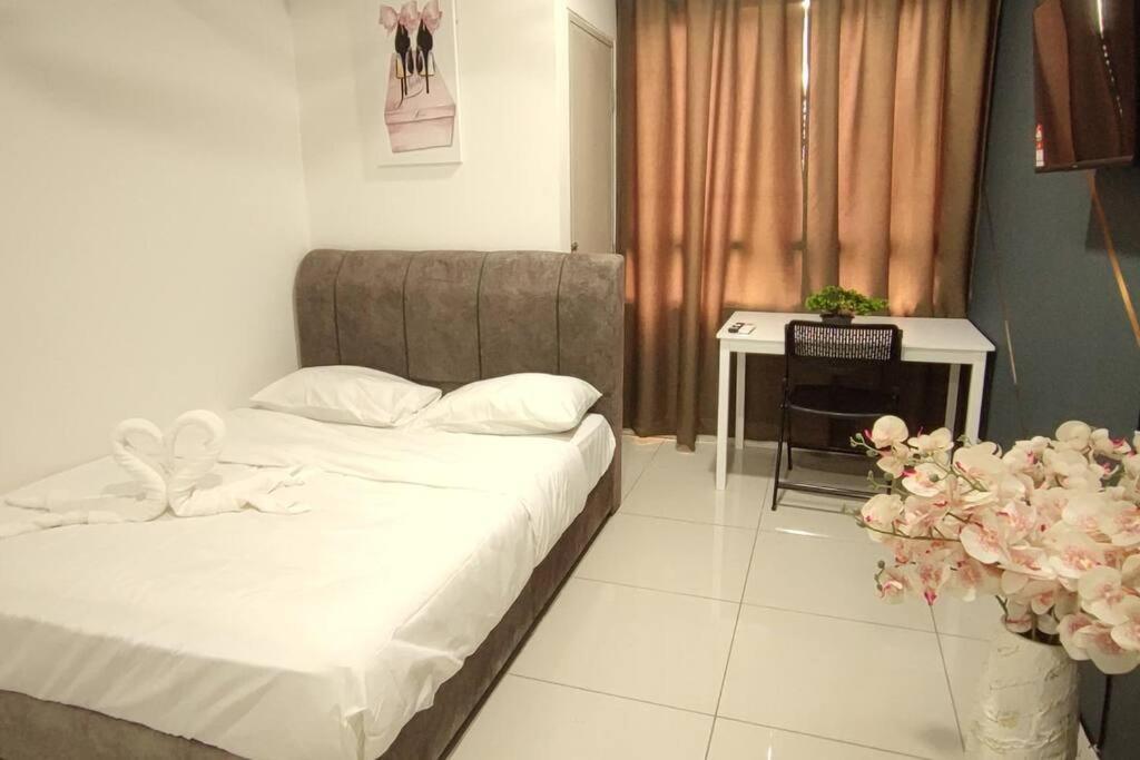 Hzb301-Selfcheck-In-Wi-Fi- Netflix- Parking- Pool-2 Bedroom- Klia, 7099 Sepang Bagian luar foto