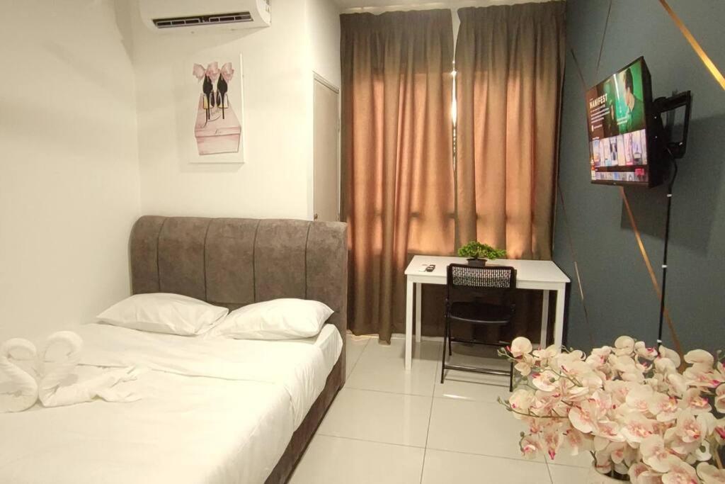 Hzb301-Selfcheck-In-Wi-Fi- Netflix- Parking- Pool-2 Bedroom- Klia, 7099 Sepang Bagian luar foto